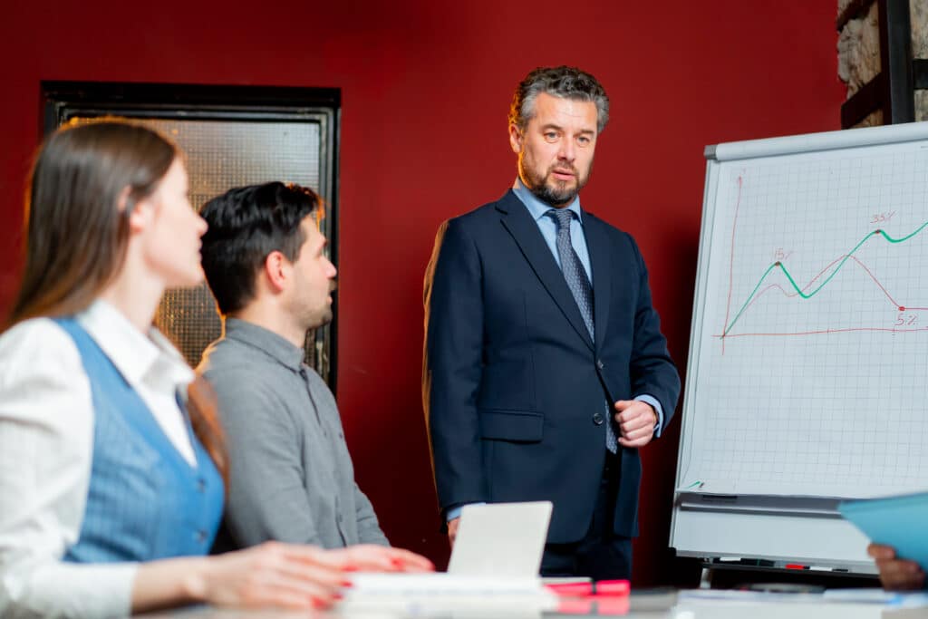 TS Shara apresenta linhas de nobreaks