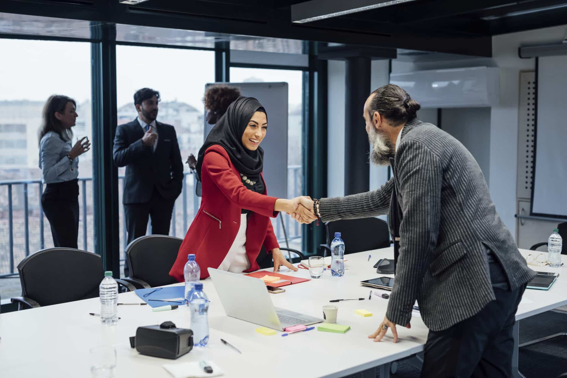 TS Shara - nobreaks para o mercado corporativo