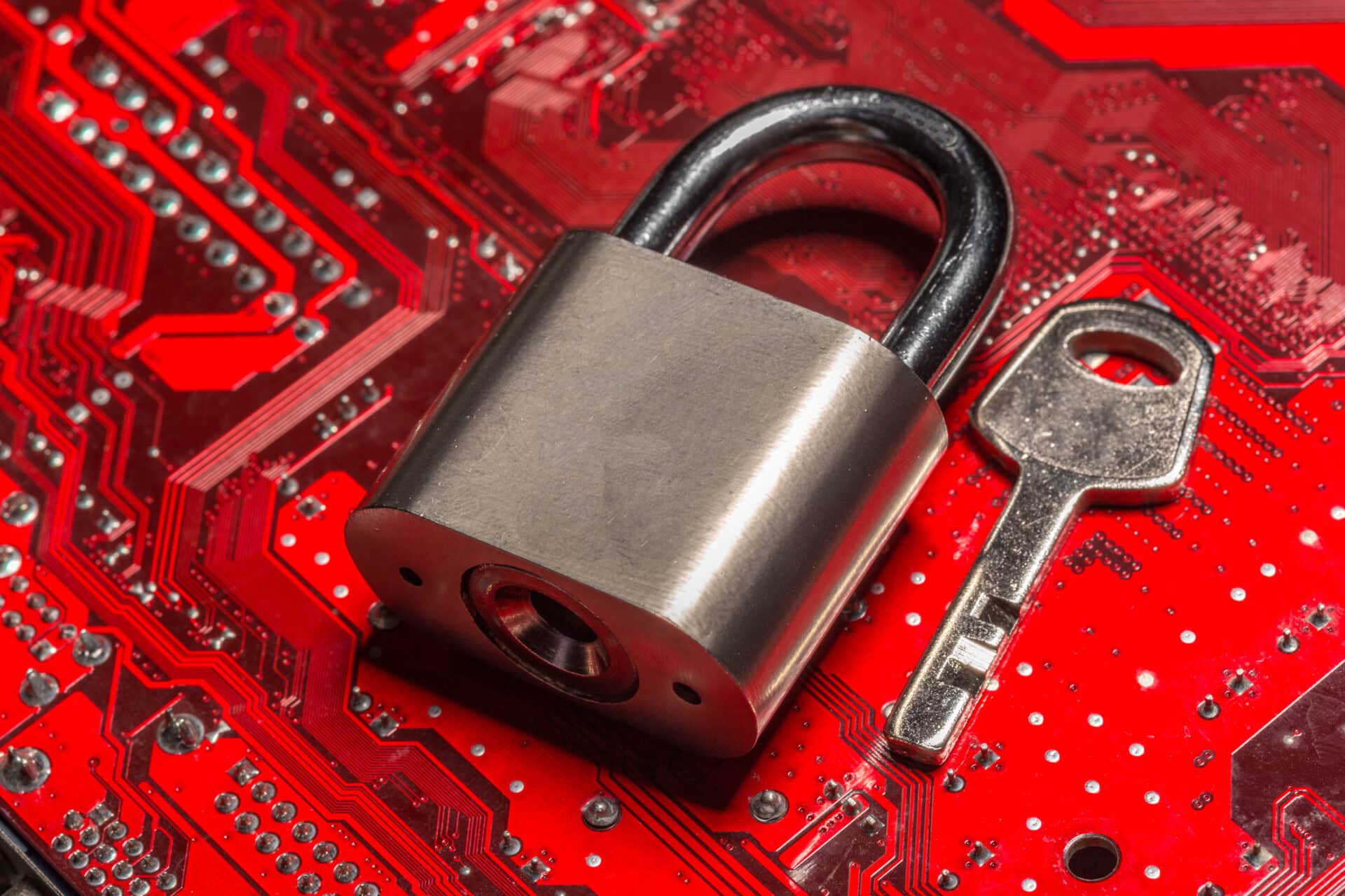 TS Shara participa da 29ª FIEE com nobreaks para a área de segurança eletrônica