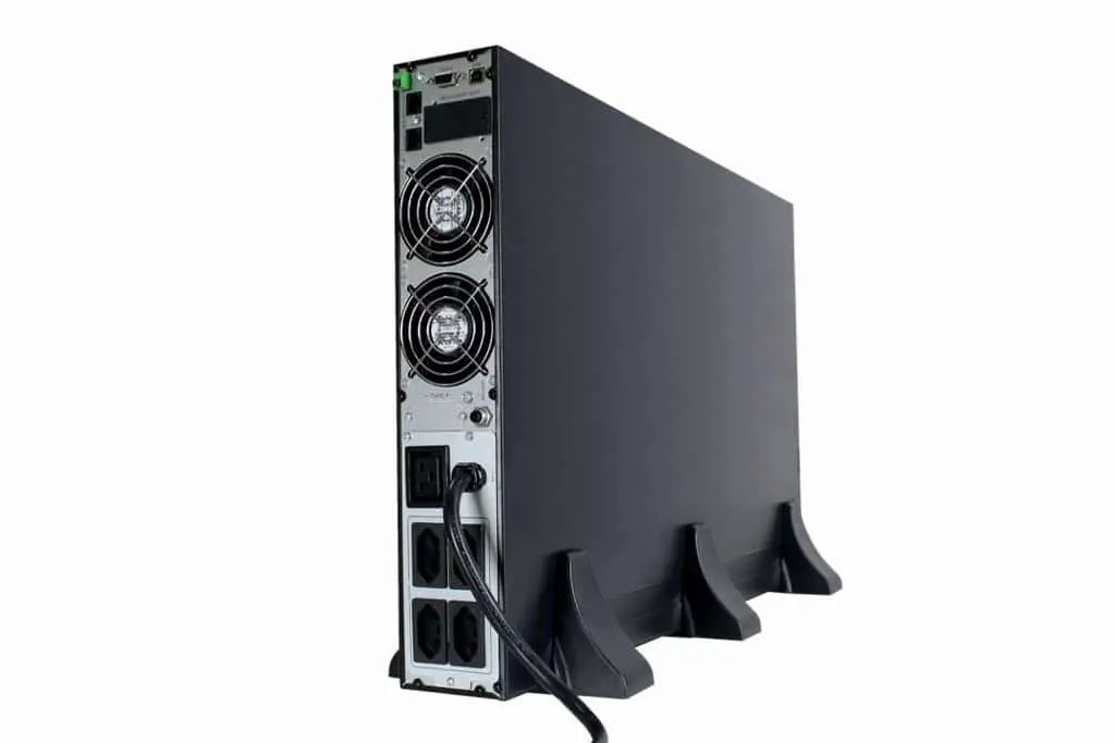 NOBREAK UPS SENNO ST RACK 3KVA - 115V - TS SHARA