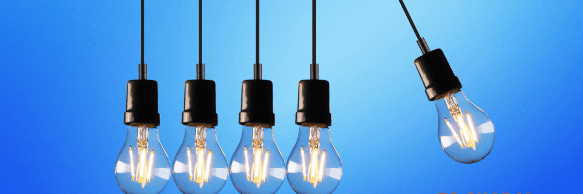 várias lampadas em um fundo azul