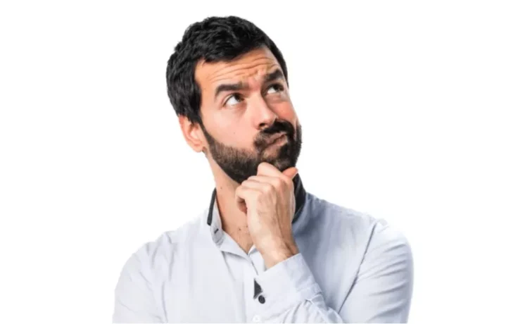 um homem pensativo, com dúvida