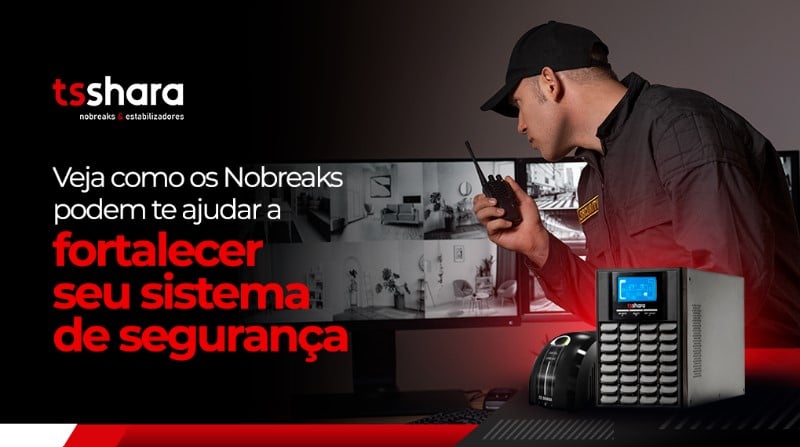 um trabalhador da area de segurança unformizado olhando cameras de segurança de um estabelecimento e fazendo comunicação