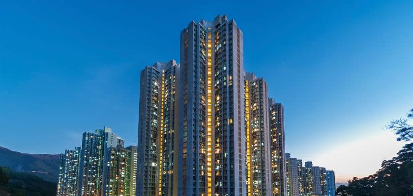 uma foto de um conjunto de prédios