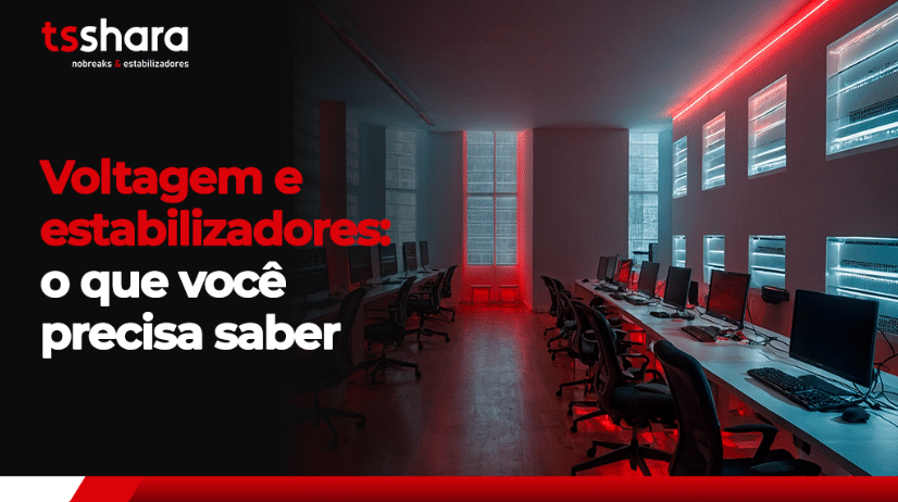 Sala de computadores iluminada em vermelho e azul com destaque para o tema voltagem e estabilizadores.