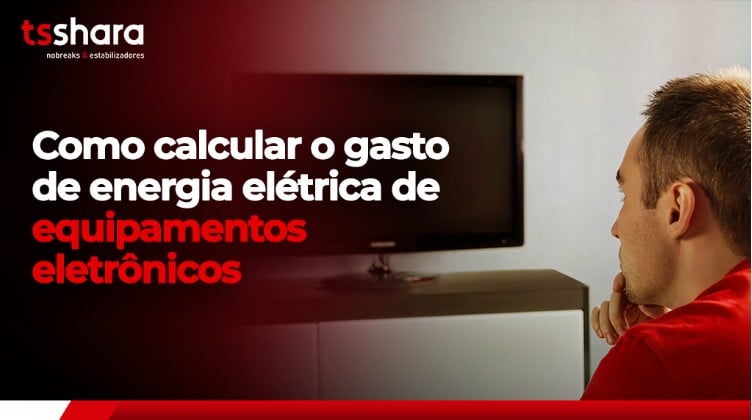 homem de frente para uma tela de computador