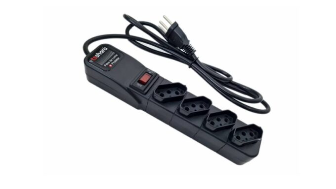 Filtro de linha TSSHARA com cinco tomadas e botão liga/desliga