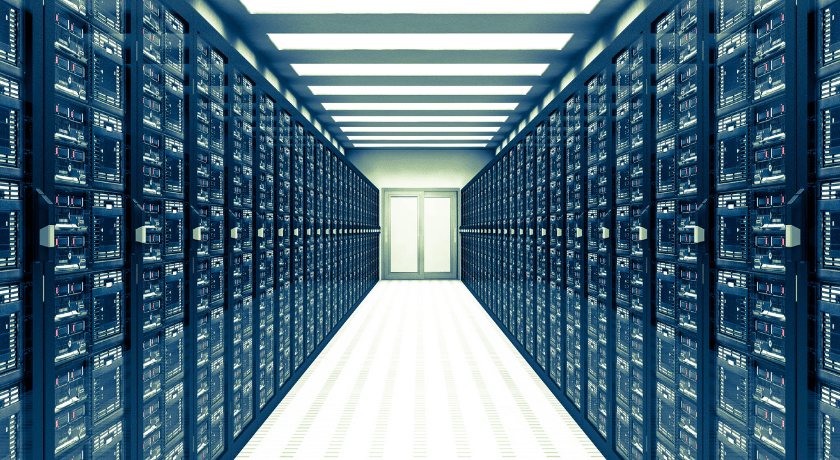 um corredor de data center