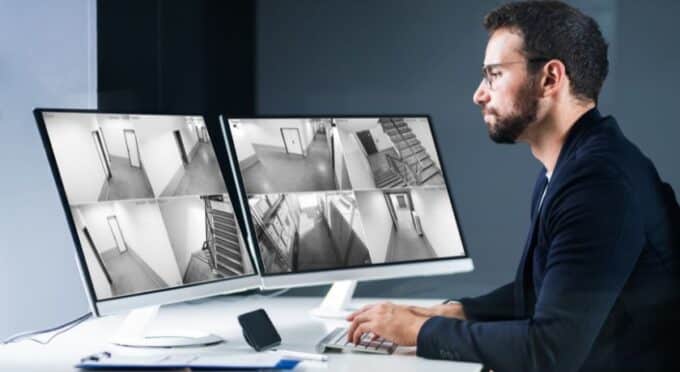 um sistema de cameras de segurança