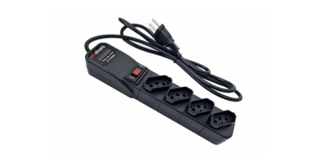 Filtro de linha TS Shara com cinco tomadas.