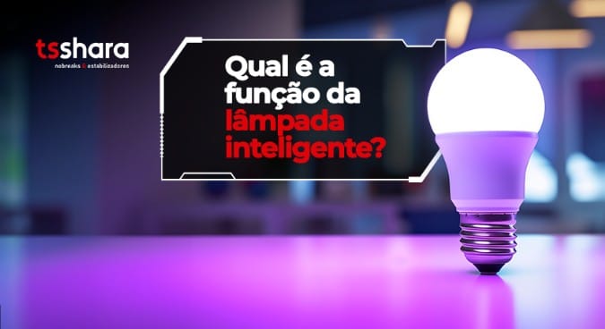 Lâmpada inteligente acesa com fundo colorido e pergunta sobre sua função