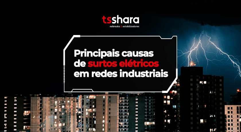 Raios atingindo área urbana durante a noite.