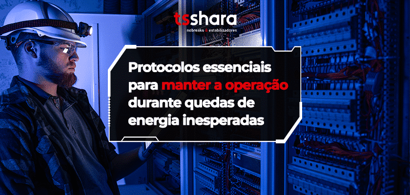 Profissional técnico analisa painel elétrico para evitar falhas durante quedas de energia