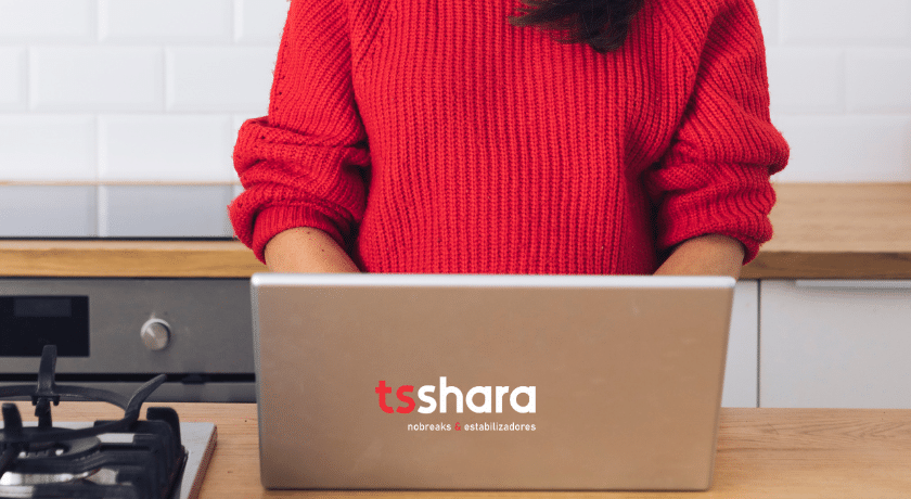 Descubra tudo o que você precisa saber sobre nobreaks para uso doméstico. Proteja seus dispositivos com eficiência e escolha o melhor modelo para a sua casa com as soluções da TS Shara.