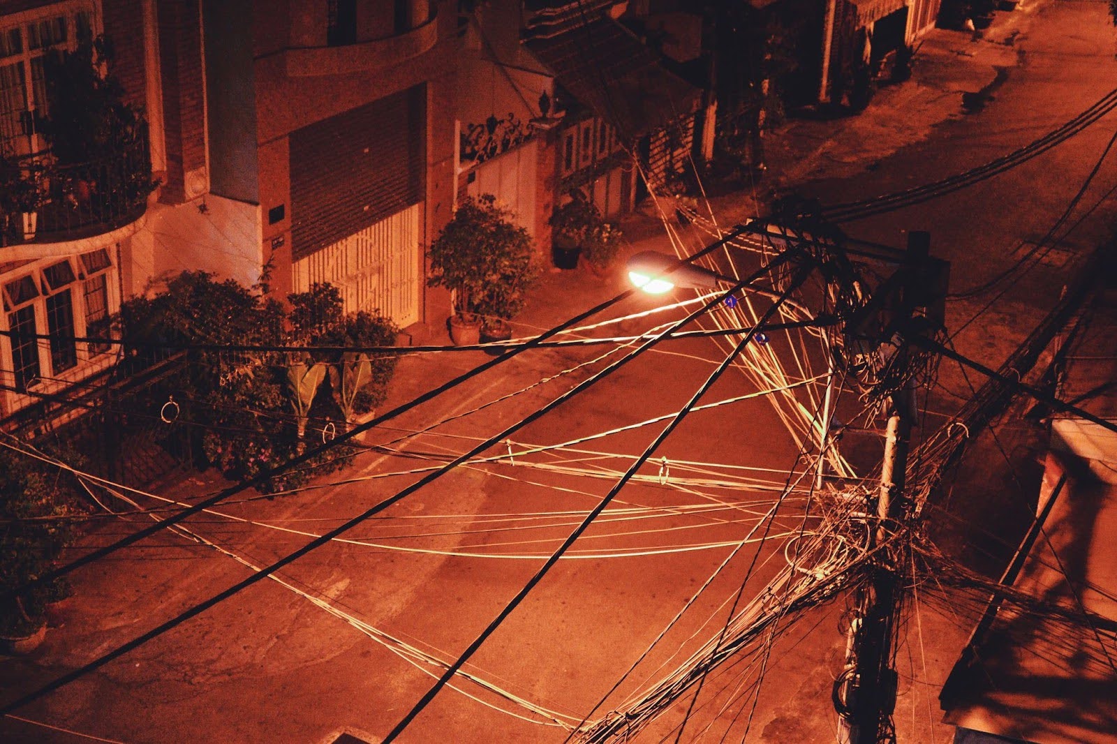 O Que é Infraestrutura Elétrica e Como Ela Impacta Seu Ambiente de Trabalho