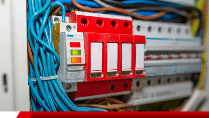 Dispositivo de proteção contra surtos em quadro elétrico
