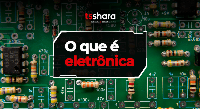 Placa eletrônica com componentes e circuitos