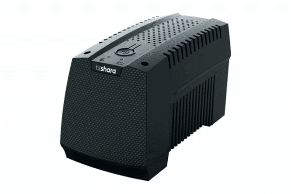 Nobreak Tsshara preto com botão frontal e entradas de ventilação laterais.
