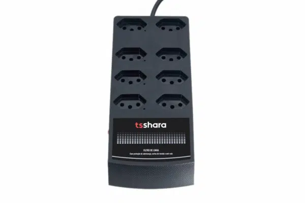 Filtro de linha TS Shara com oito tomadas em fundo branco.