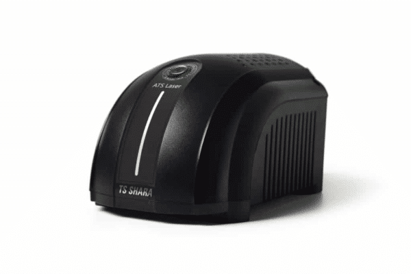 Um Autotransformador TS Shara preto sobre fundo branco, apresentado em estilo de catálogo de produto. A imagem valoriza o design compacto e a proposta de proteção para equipamentos eletrônicos.