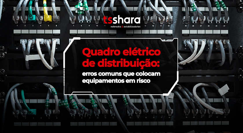 Quadro elétrico de distribuição com cabos organizados